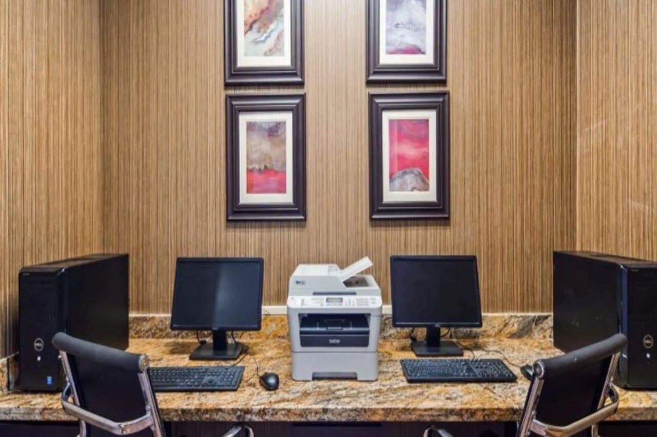 Best Western Plus Hobby Airport Inn And Suites Хюстън Екстериор снимка