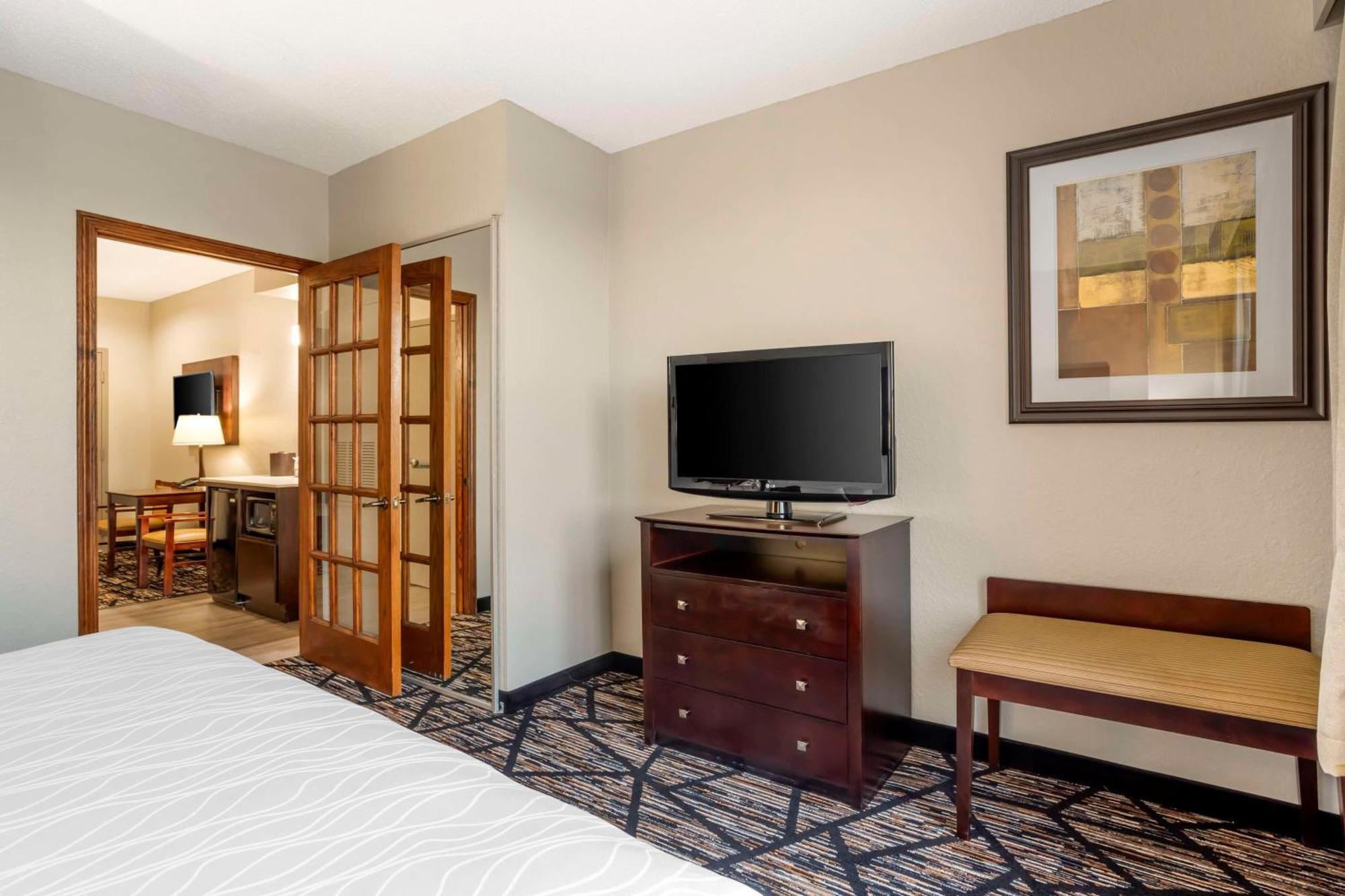 Best Western Plus Hobby Airport Inn And Suites Хюстън Екстериор снимка