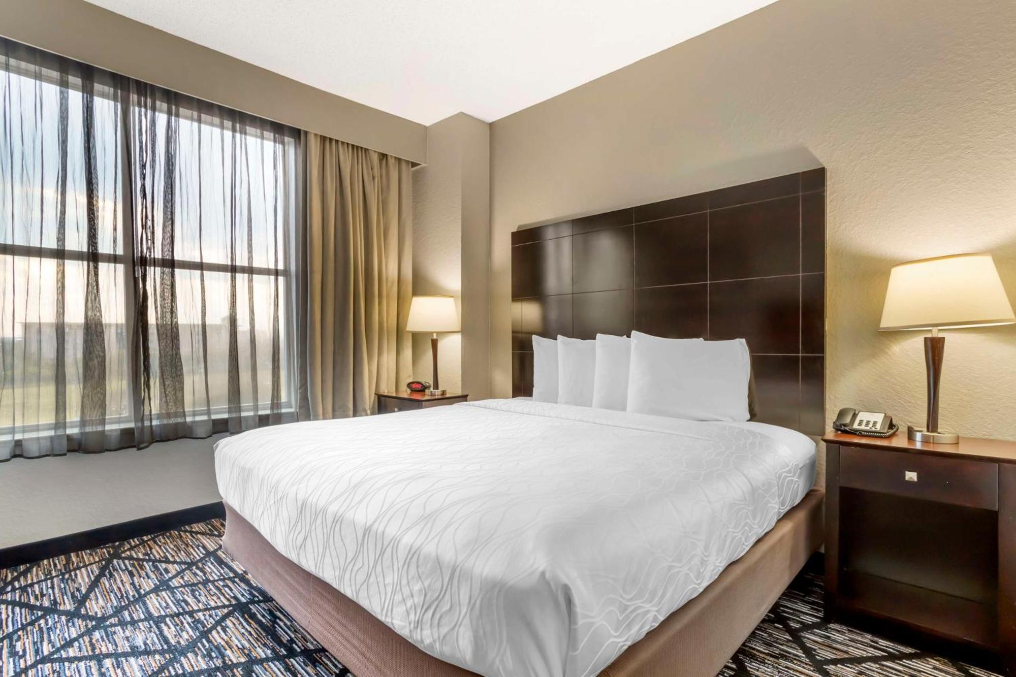 Best Western Plus Hobby Airport Inn And Suites Хюстън Екстериор снимка