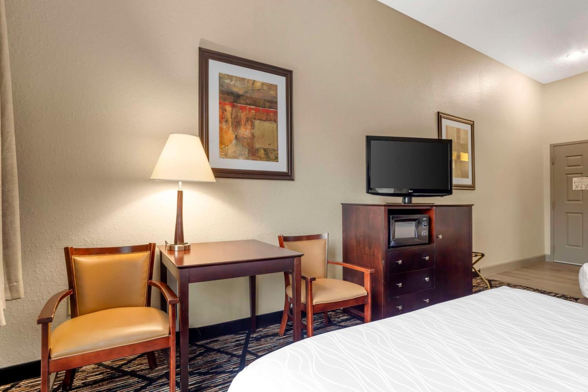 Best Western Plus Hobby Airport Inn And Suites Хюстън Екстериор снимка