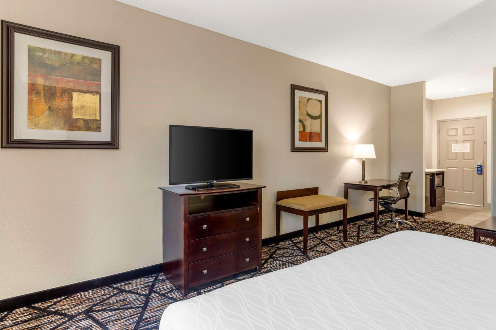 Best Western Plus Hobby Airport Inn And Suites Хюстън Екстериор снимка