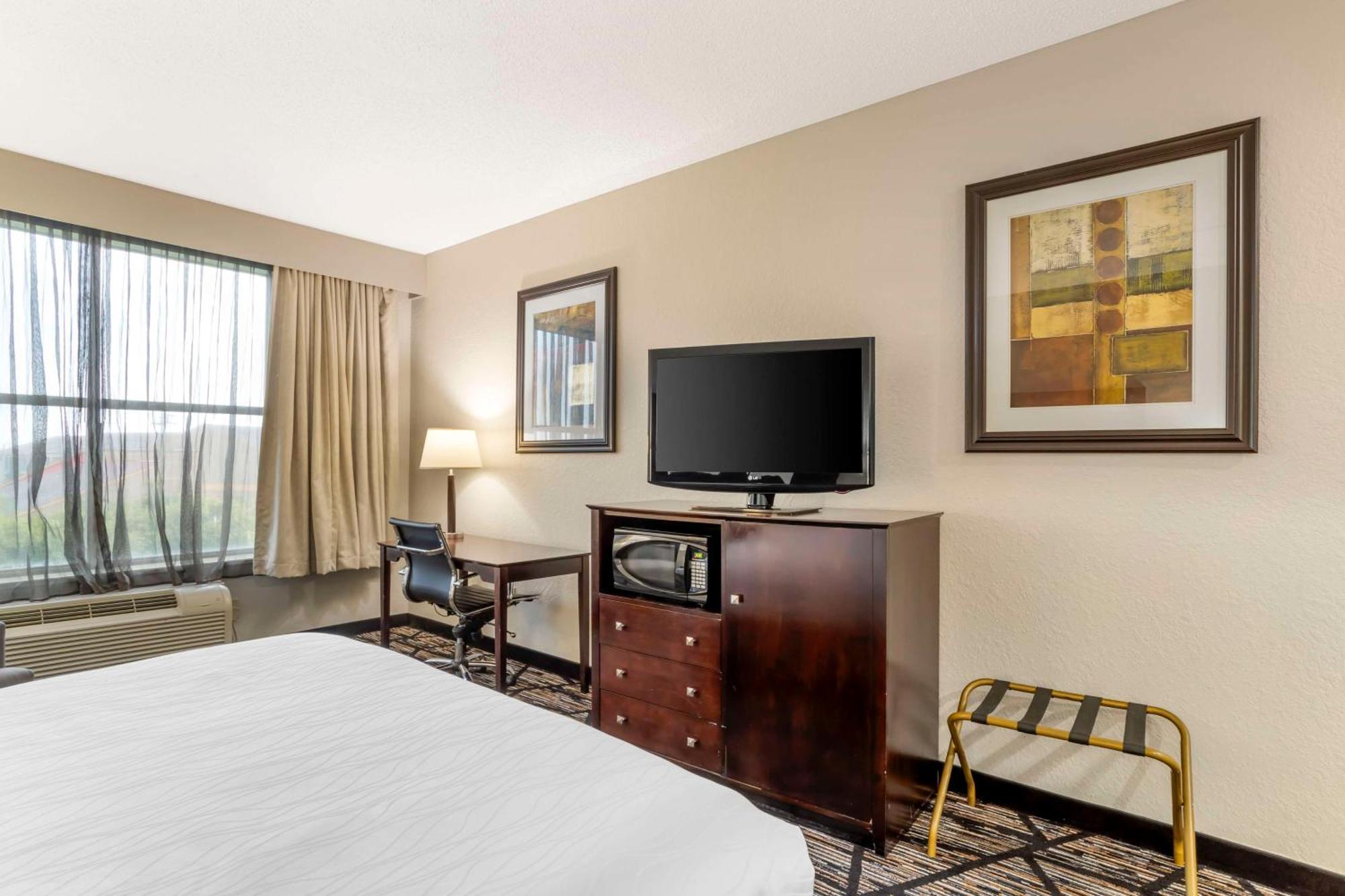 Best Western Plus Hobby Airport Inn And Suites Хюстън Екстериор снимка