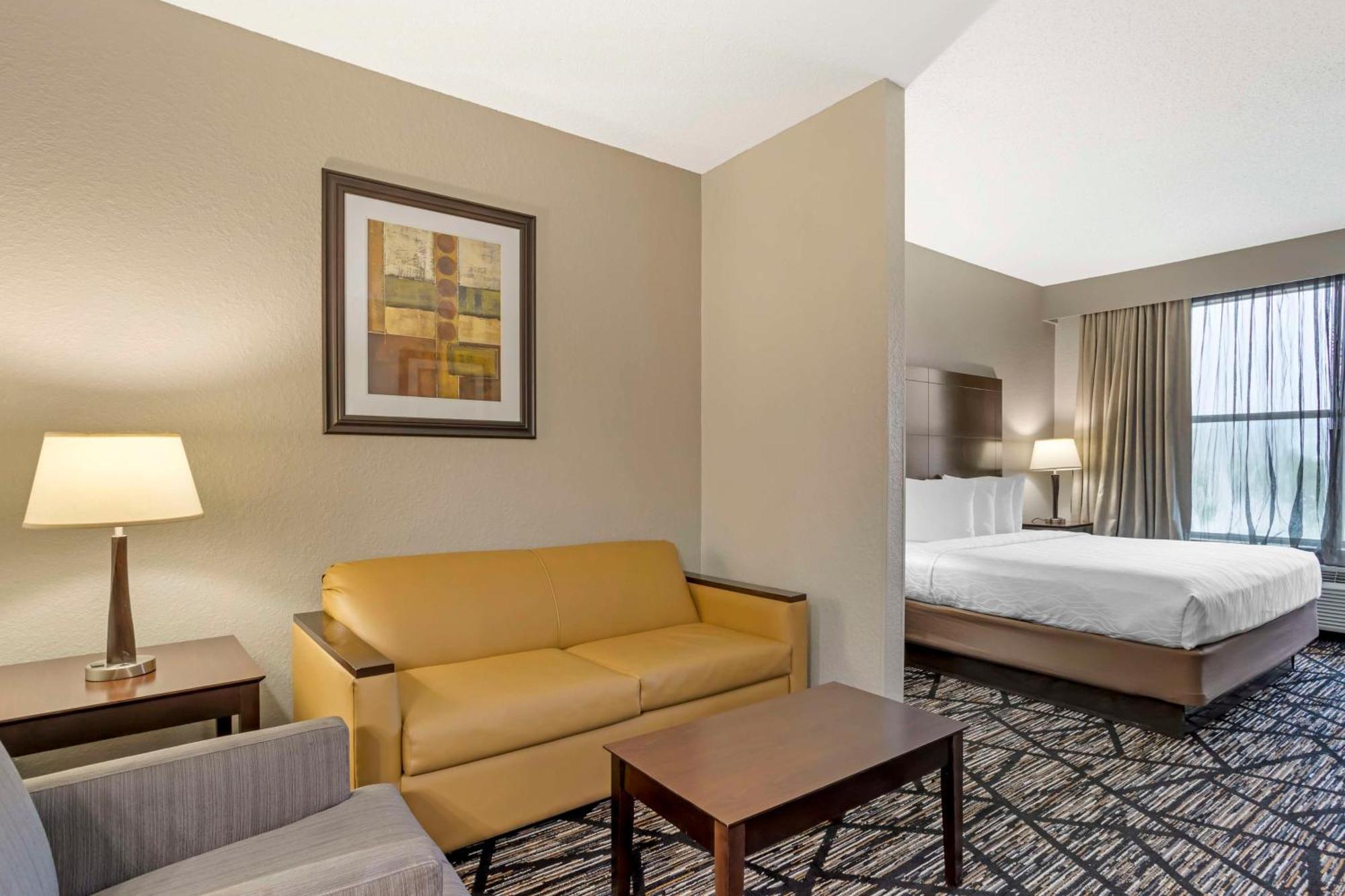 Best Western Plus Hobby Airport Inn And Suites Хюстън Екстериор снимка