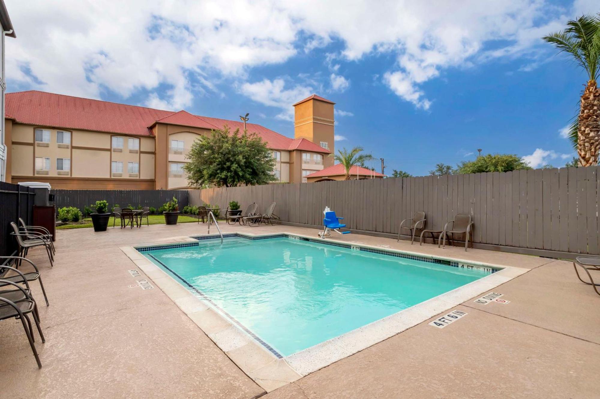 Best Western Plus Hobby Airport Inn And Suites Хюстън Екстериор снимка