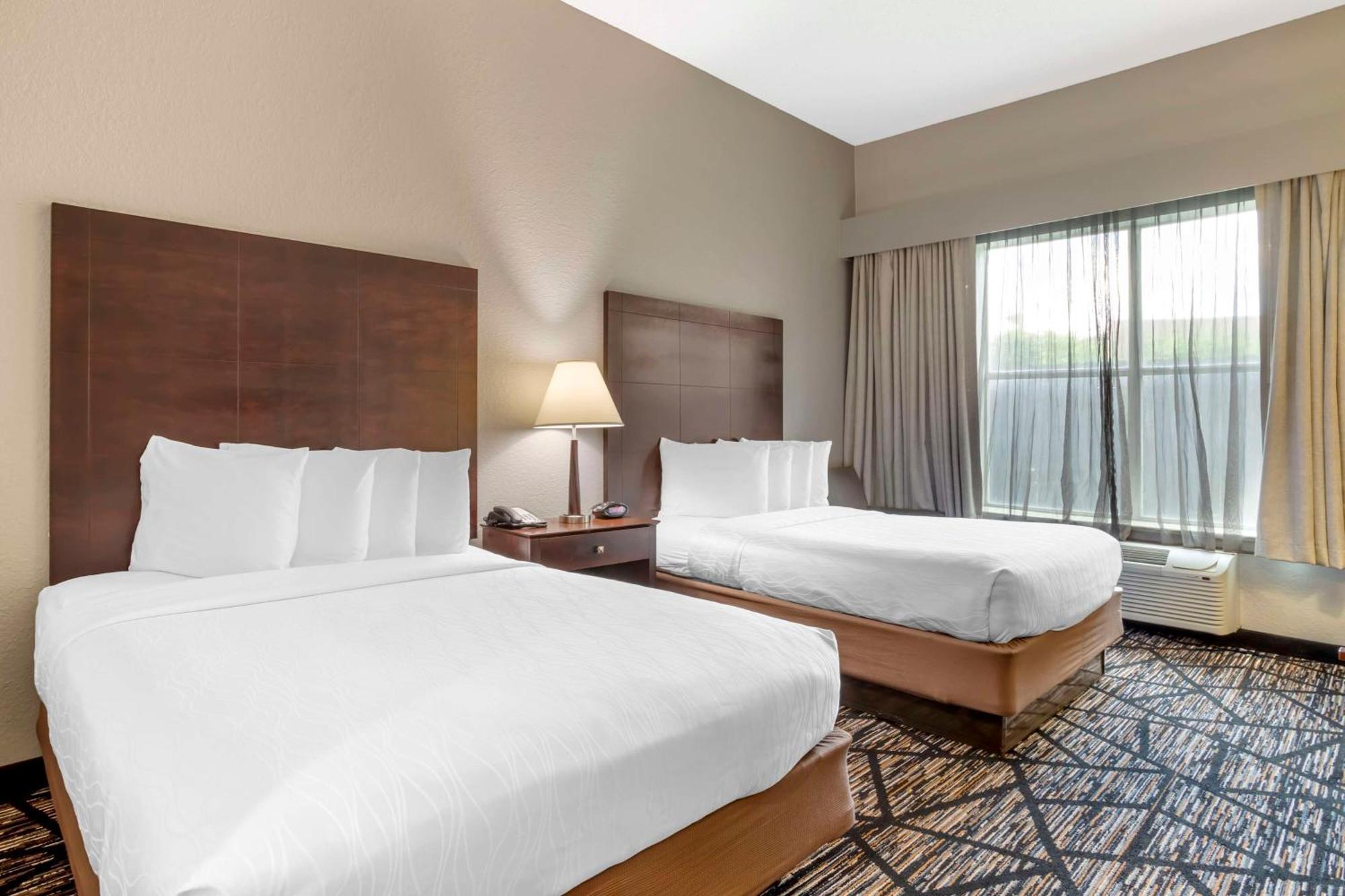 Best Western Plus Hobby Airport Inn And Suites Хюстън Екстериор снимка